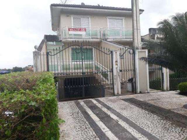 VENDA DE SOBRADO NO ARUJAMÉRICA, EM ARUJÁ/SP, 150m² com 3 quartos, suite com hidro. CONSULTE.NOS.