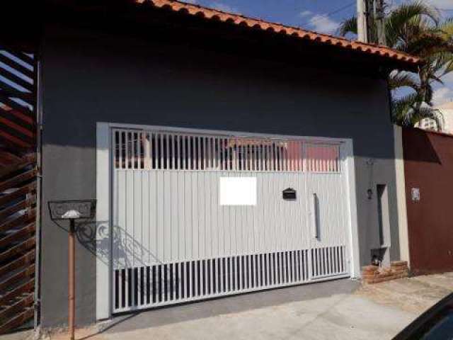 LOCAÇÃO DE SOBRADO NO JORDANÓPOLIS, EM ARUJÁ/SP, 240m² com 3 quartos, suíte, escritório, sala de estar, quintal e garagem para 2 autos. CONSULTE-NOS.