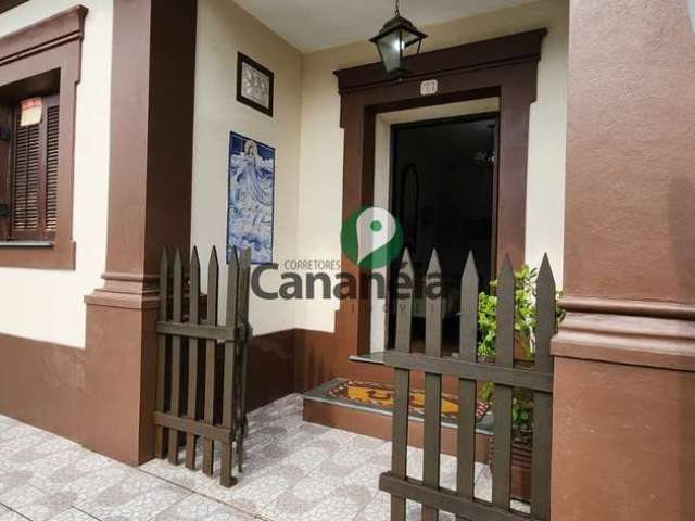 Excelente casa para venda no Centro Histórico - Cananéia/SP