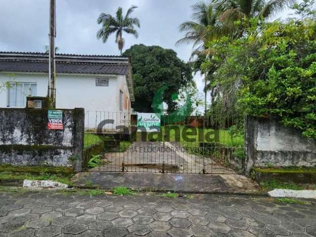 Casa para venda no Porto Cubatão - Cananéia-SP