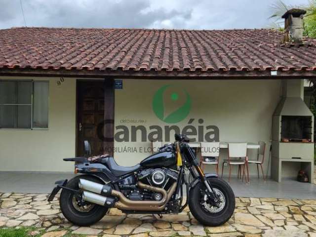 Rancho Stuchi para temporada na Ilha de Cananéia / SP acomoda de 4 a 11 pessoas a 500 metros do Centro + churrasqueira + estacionamento