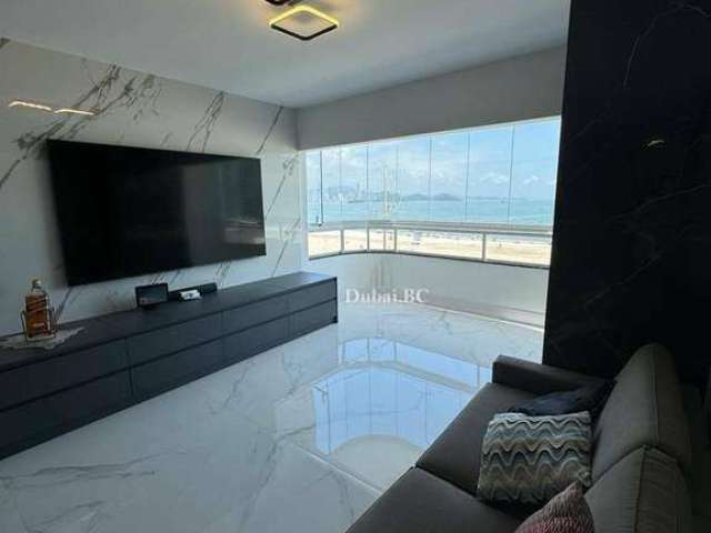 Apartamento finamente mobiliado e decorado frente mar em Balneário Camboriú.