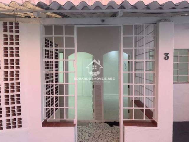 Casa comercial. 3 salas  1 vaga na garagem.