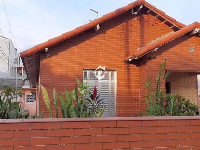 REF: 9884. Casa para Venda, com edícula. 300m² de terreno.