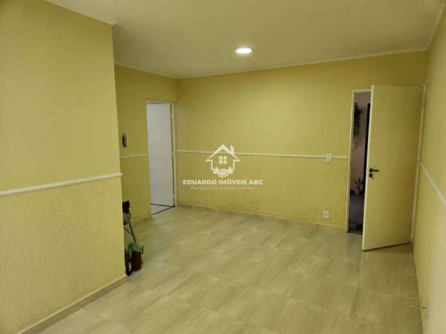 REF:603.    2 Dormitórios. Cozinha Planejada. Jardim Santo André - Santo André. Ótima Localização