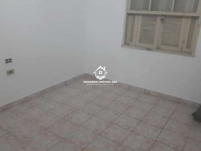 REF 10008- 1 Dormitório. Quintal. Ótima localização- Diadema