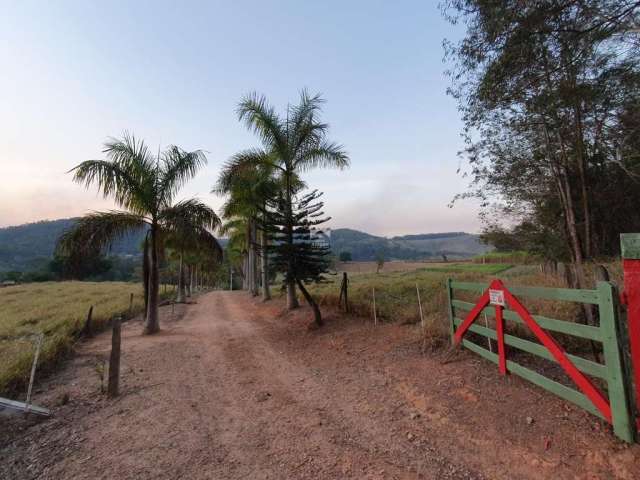 Fazenda com 3 salas à venda na Rua Doutor Constâncio Cintra, 863, Silvestre, Amparo, 605 m2 por R$ 1.890.000