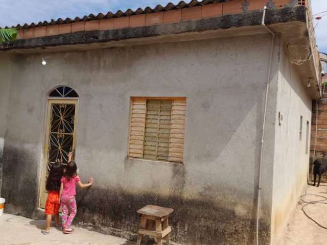 Casa Para Vender com 03 quartos no bairro Vila Ipê Amarelo em Contagem