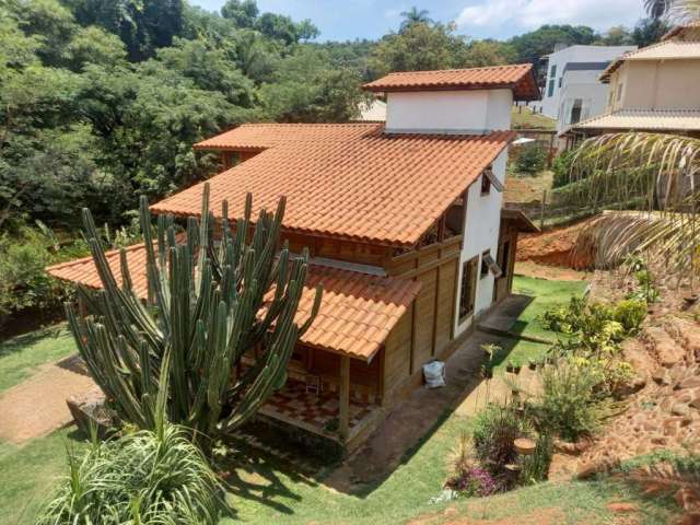 Casa Para Vender com 03 quartos 01 suítes no bairro Condomínio Estância San Remo em Contagem