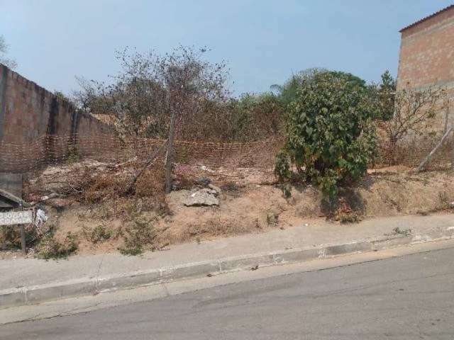 Lote / Terreno de Bairro Para Vender no bairro Petrovale em Betim