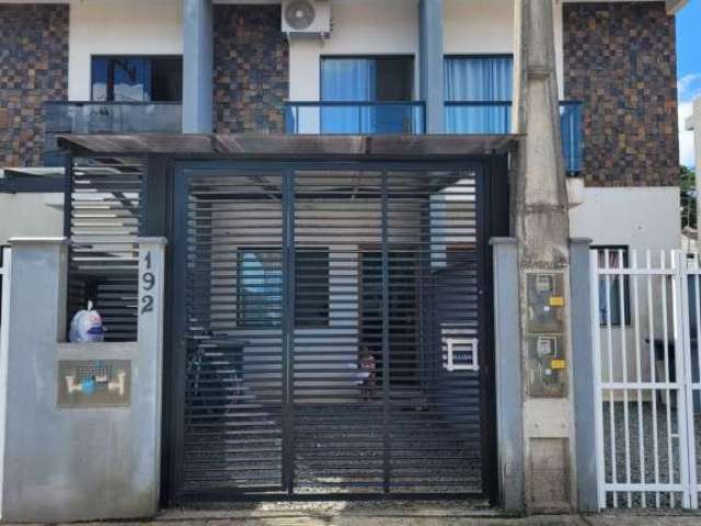 Casa com 2 quartos à venda na Rua Irani, 192, Floresta, Joinville, 70 m2 por R$ 295.000