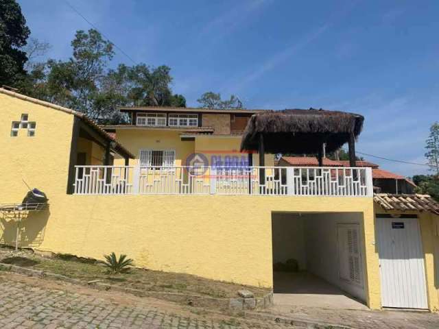 Casa com 4 quartos à venda na Rua Dilson Antônio Legentil, Flamengo, Maricá, 300 m2 por R$ 840.000