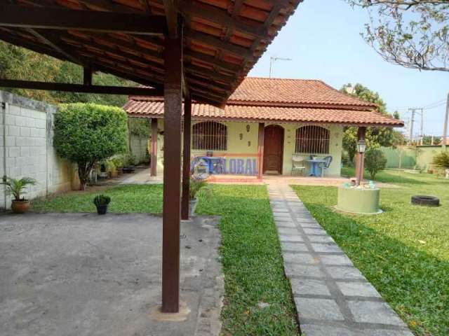 Casa em condomínio fechado com 3 quartos à venda na Rua Abreu Sodré, Mumbuca, Maricá, 173 m2 por R$ 500.000