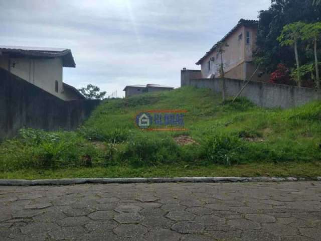 Terreno em condomínio fechado à venda na Rodovia Ernani do Amaral Peixoto, Flamengo, Maricá, 360 m2 por R$ 128.000
