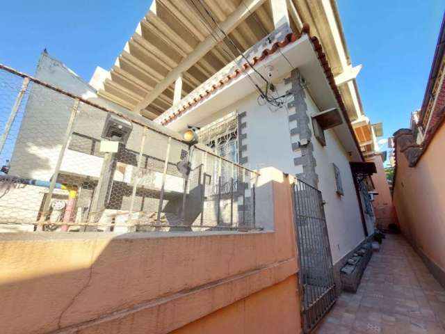 Casa com 3 quartos à venda na Rua Pedro Domingues, Encantado, Rio de Janeiro, 336 m2 por R$ 560.000