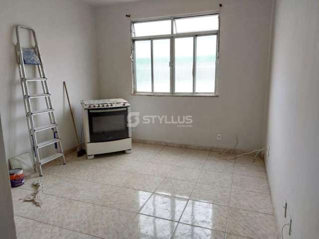 Apartamento com 3 quartos à venda na Estrada Intendente Magalhães, Madureira, Rio de Janeiro, 64 m2 por R$ 235.000