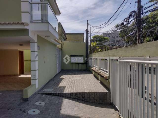 Casa em condomínio fechado com 3 quartos à venda na Rua Parintins, Praça Seca, Rio de Janeiro, 127 m2 por R$ 395.000