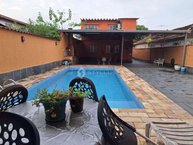 Casa com 6 quartos à venda na Rua Pinto Teles, Praça Seca, Rio de Janeiro, 349 m2 por R$ 895.000