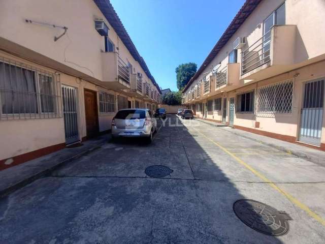 Casa em condomínio fechado com 2 quartos à venda na Rua Latife Luvizaro, Marechal Hermes, Rio de Janeiro, 57 m2 por R$ 265.000