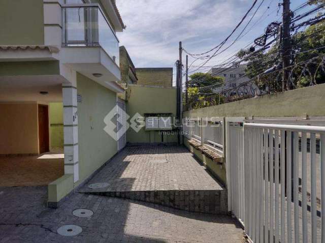 Casa em condomínio fechado com 3 quartos à venda na Rua Parintins, Praça Seca, Rio de Janeiro, 127 m2 por R$ 415.000