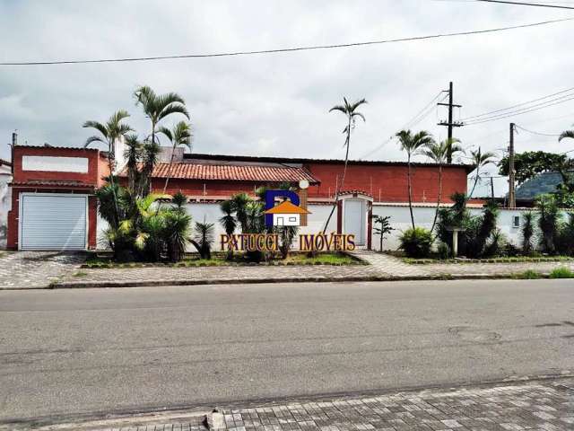 Casa Excelente c/ 4 Dormitórios e Piscina (Aceita Permuta e Automóvel).