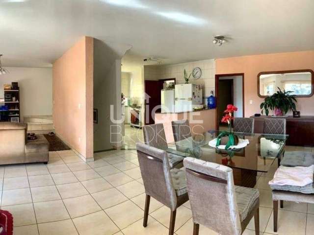 Casa Com 4 Dormitórios À Venda, 466 M² Por R$ 900.000,00 - Jardim Estádio - Jundiaí/Sp