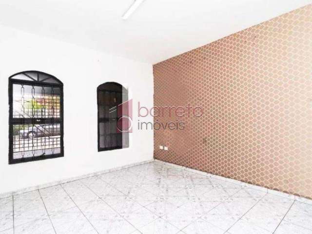 Casa para VENDA em Jundiaí SP Parque Cidade Jardim 3 dorms, Sala. Cozinha c/ armário. 3 banheiros. Quintal c/ Churrasqueira. 2 vagas!