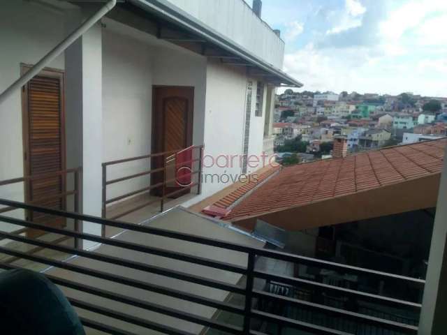 Casa a VENDA em Jundiaí SP bairro Jardim Pacaembu 4 dorms (1 suíte) Salas. 3 Wcs. Cozinha. Quintal amplo c/ churrasqueira. 2 vgs!