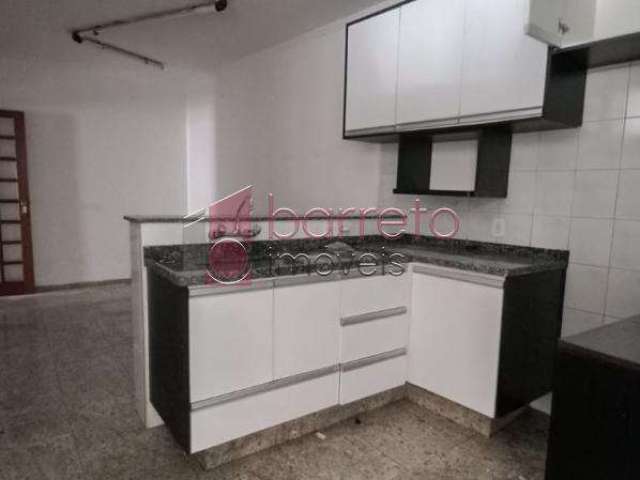 Casa para LOCAÇÃO em Jundiaí SP bairro Jardim Pacaembu 3 dorms (1 suíte) Salas. Cozinha planejada. Quintal c/ churrasqueira. 2 vagas!