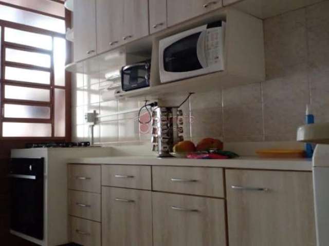 Casa MOBILIADA para LOCAÇÃO em Jundiaí SP bairro Cidade Nova I 3 dorms (1 suíte) Salas. Cozinha planejada. Área Gourmet. 3 vagas!