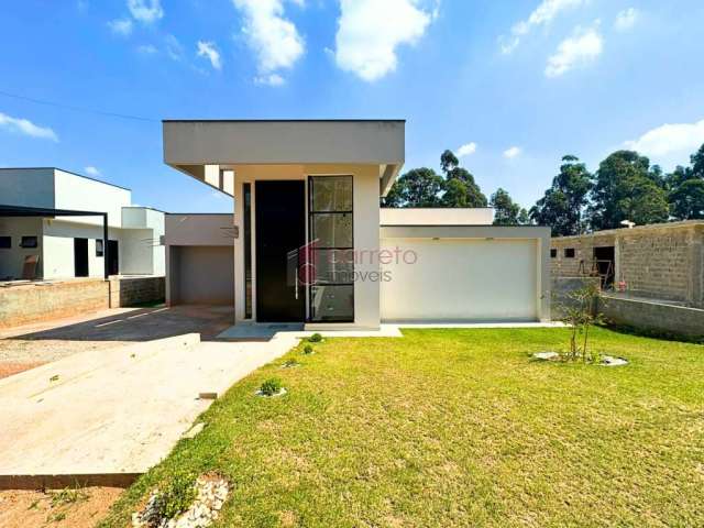 Linda casa térrea à venda no condomínio vivendas do japi em jundiaí/sp