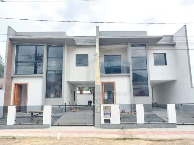 CASA GEMINADA DE 113,31m² COM TRÊS DORMITÓRIOS SENDO UMA SUÍTE