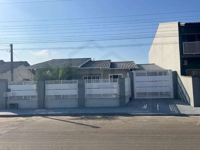 Encantadora casa de 3 dormitórios sendo 1 suíte