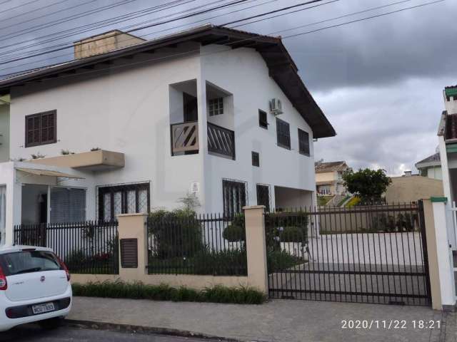 Casa à venda no bairro Souza Cruz - Brusque/SC