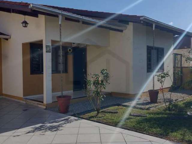 Casa de 254m² com 4 dormitórios sendo uma 1 no loteamento azaleia