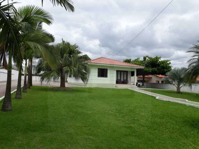 CASA DE ALTO PADRÃO DE 180m² COM 4 DORMITÓRIOS