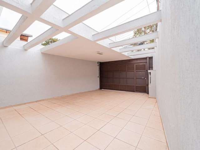 Casa tipo  para venda com 3 quartos, 195m²