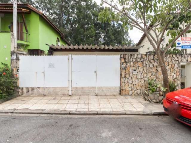 Casa tipo  para venda com 3 quartos, 240m²