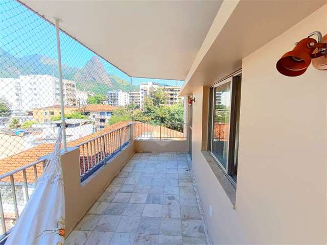 Maravilhoso apartamento no Grajaú com vista livre para pedra do Grajaú