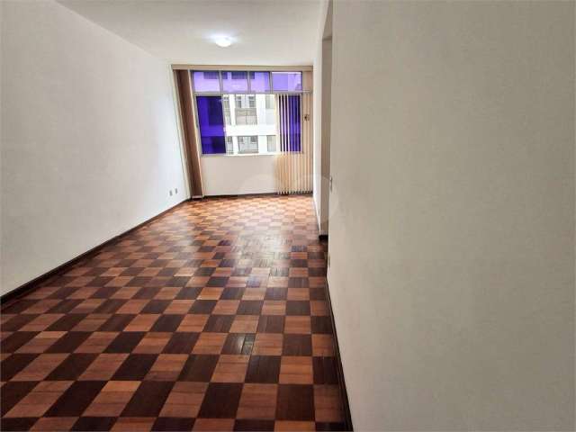 Apartamento na Mariz e Barros, 96 metros quadrados, metrô Afonso Pena, 3 quartos, vaga.