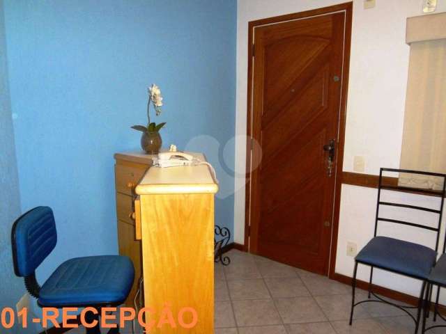 Vila Isabel perto HUPE prédio 2004 sala comercial 37m² recepção salão 2 banheiros vaga na escritura