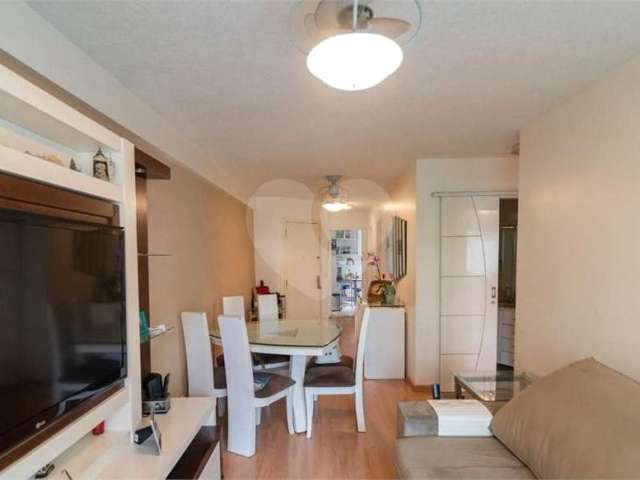 Excelente apartamento à venda com três quartos