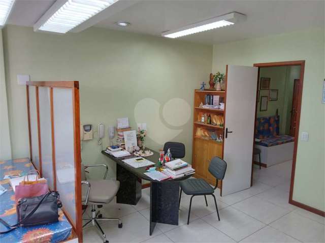 Sala comercial de frente