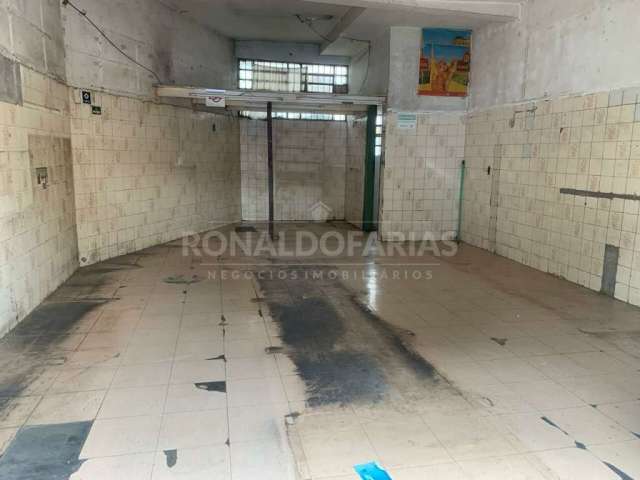 Salão comercial para locação com 42m² na região do Jd São Bernardo.