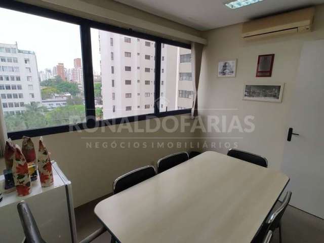 Vende-se Sala Comercial com 72 mts em prédio moderno com no Campo Belo