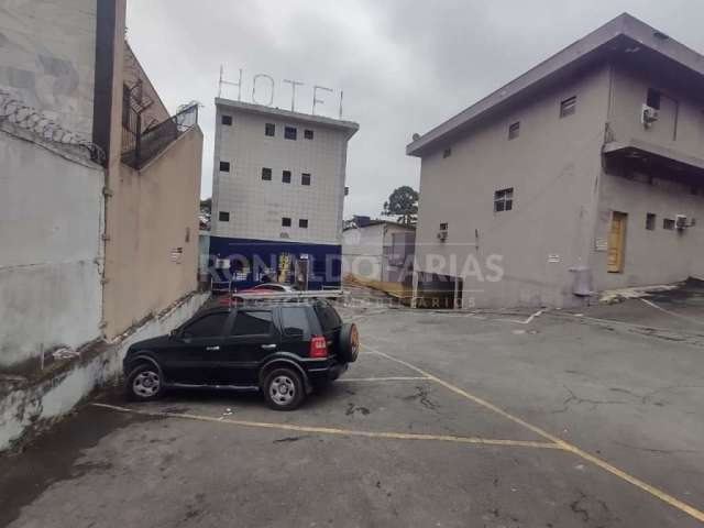 Prédio Comercial com 40 Dormitórios (Hotel) à Venda em Avenida Interlagos.