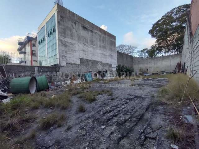 Terreno Comercial a Venda em Avenida Principal 600 m² Fundos com Autódromo.