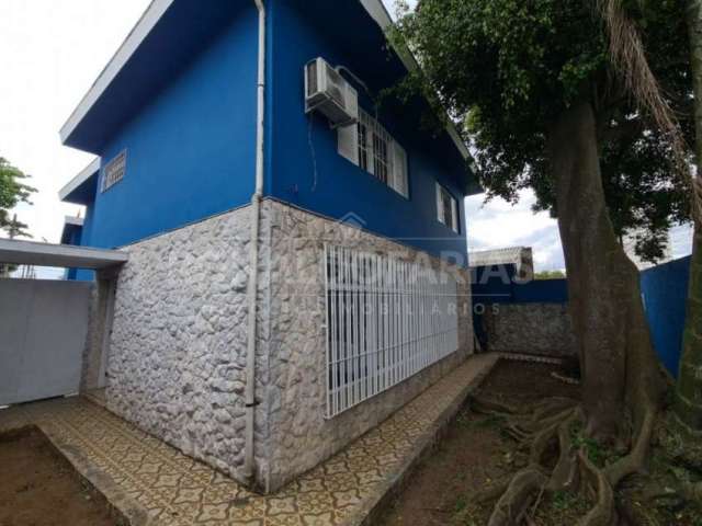 Casa a Venda em Veleiros com 4 Dormitórios e 4 Vagas de Garagem