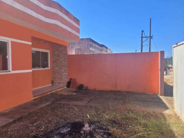 Excelente casa custo benefício em Araruama - 02 quartos - quintal - Independente - Pode ser Financiada