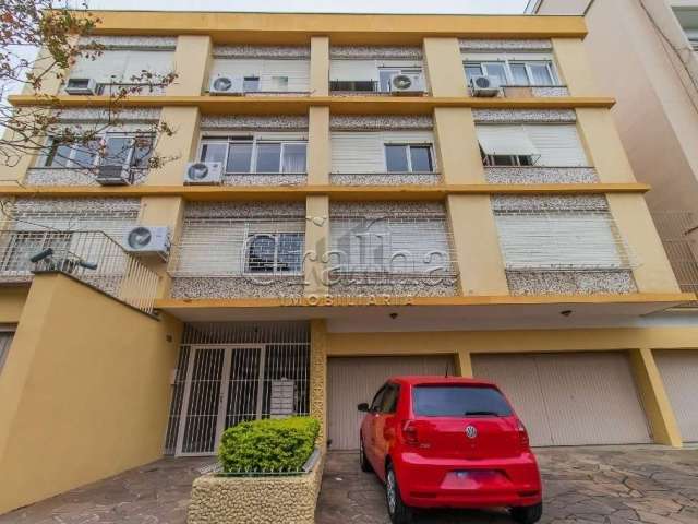 Apartamento com 3 quartos à venda na Rua Dário Pederneiras, 588, Petrópolis, Porto Alegre por R$ 449.000